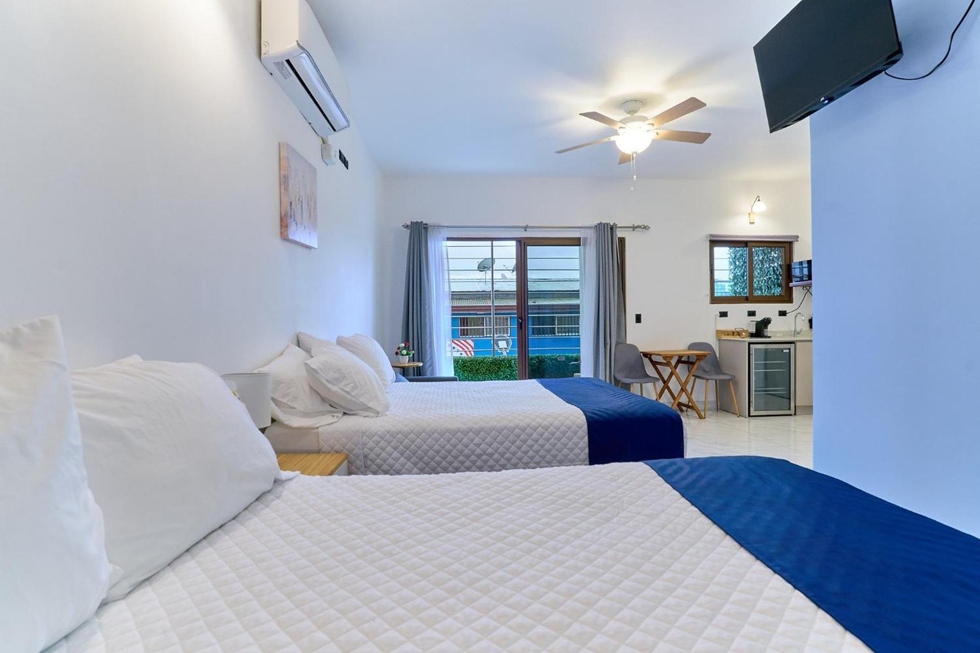 Apartaestudios La Capital Сан-Хосе Экстерьер фото