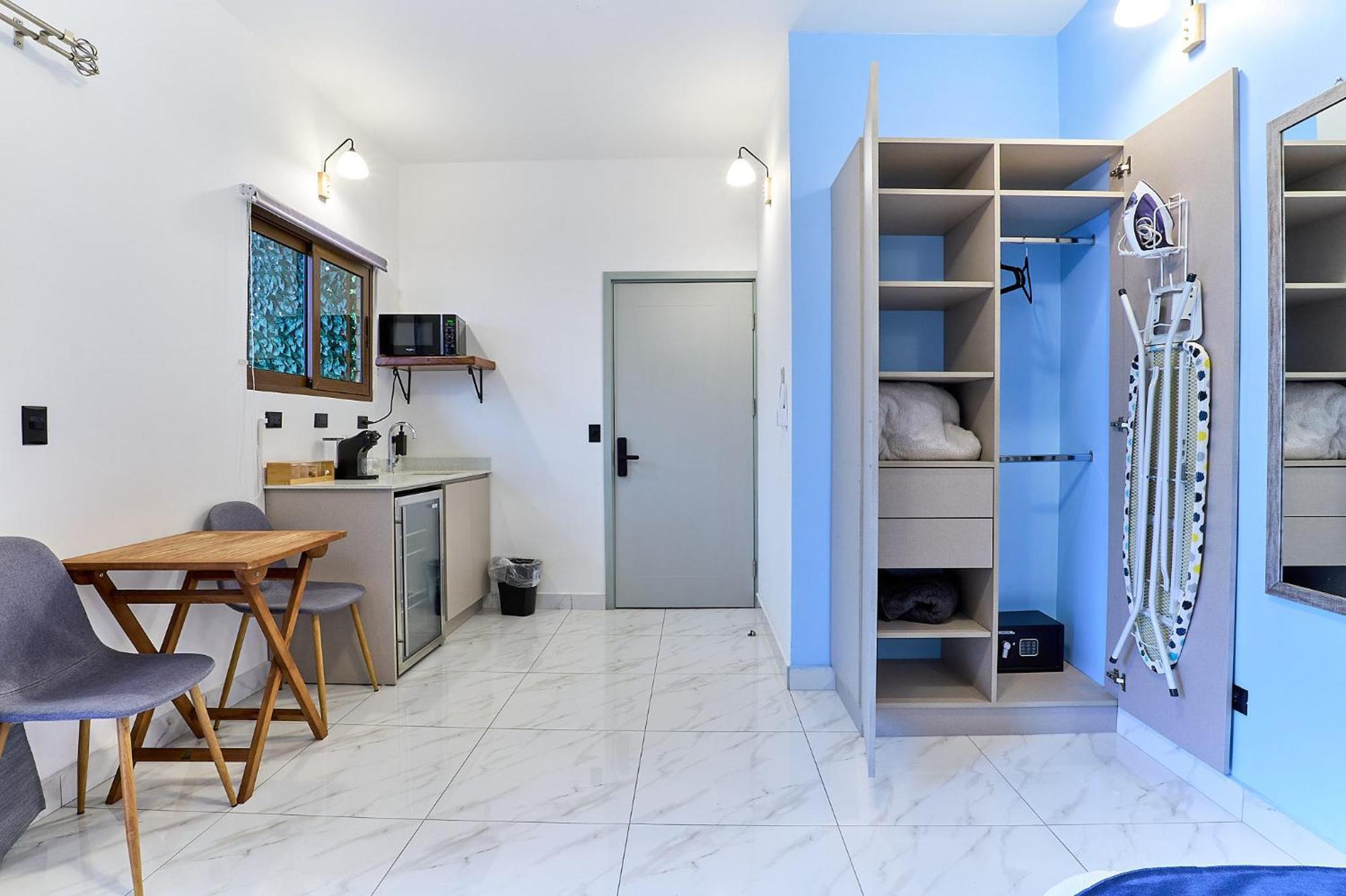 Apartaestudios La Capital Сан-Хосе Экстерьер фото